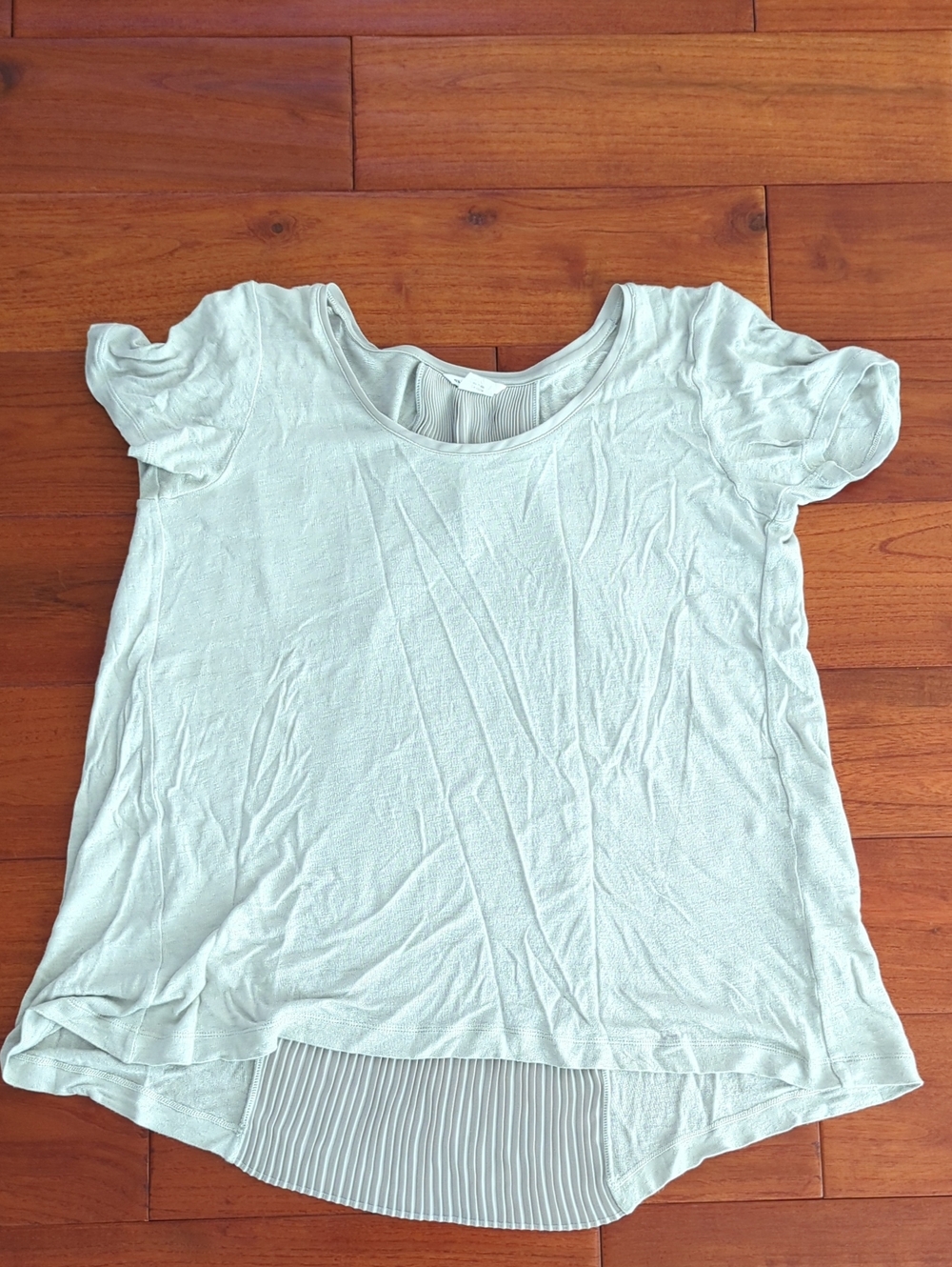 Club Monaco Pleated Back Gray Short Sleeve High Low Linen Blend Top